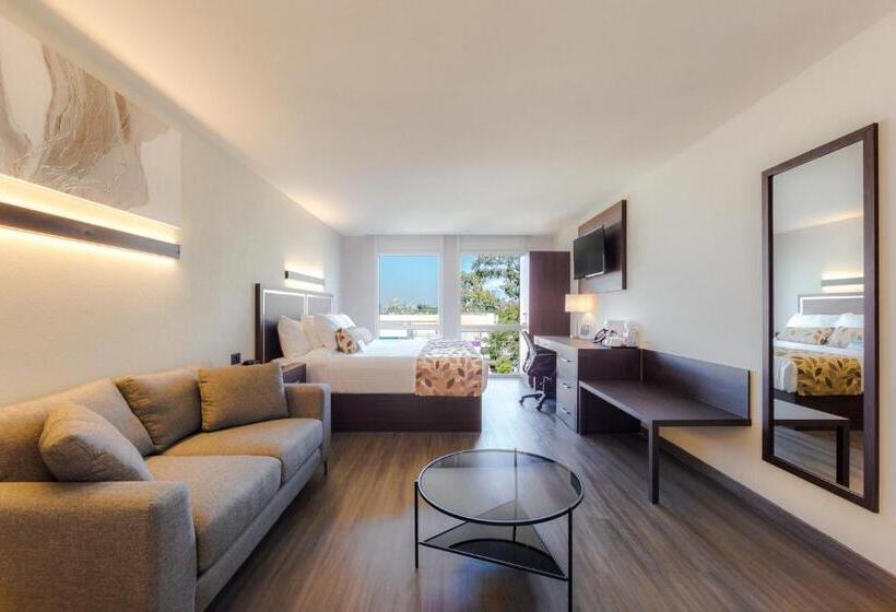 בית מלון כפרי Sleep Inn Guadalajara Galerias