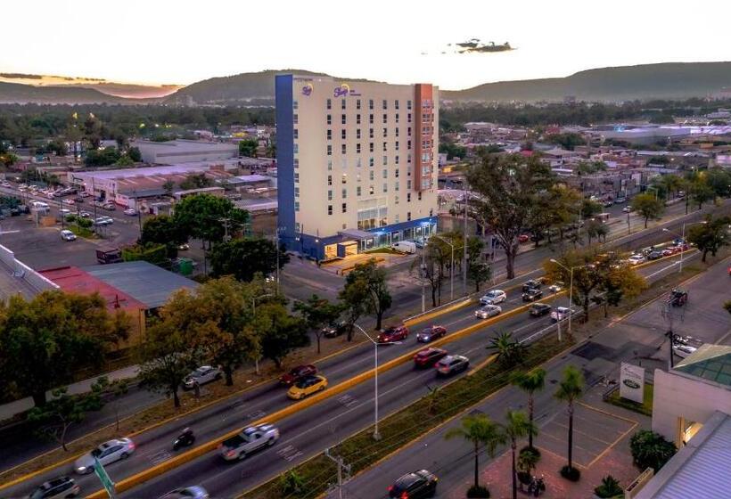 בית מלון כפרי Sleep Inn Guadalajara Galerias