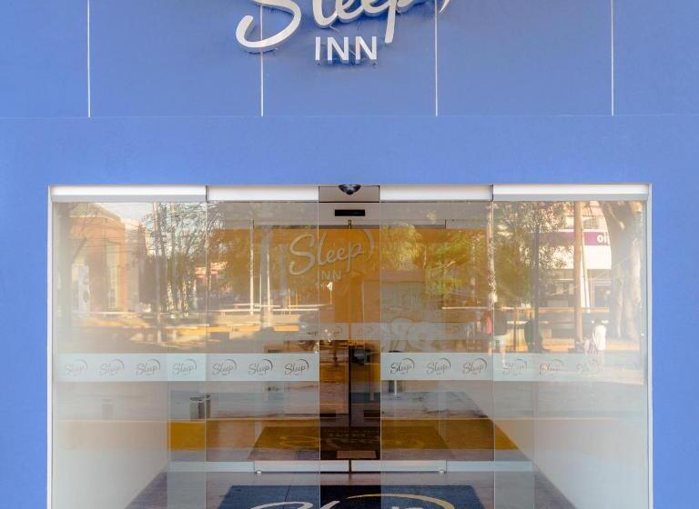 בית מלון כפרי Sleep Inn Guadalajara Galerias