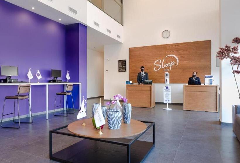 בית מלון כפרי Sleep Inn Guadalajara Galerias