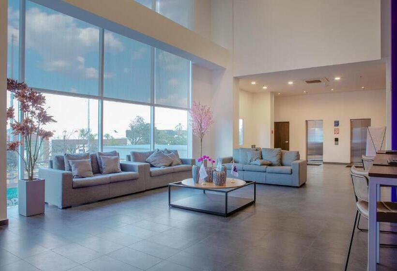 בית מלון כפרי Sleep Inn Guadalajara Galerias