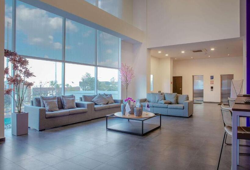 בית מלון כפרי Sleep Inn Guadalajara Galerias