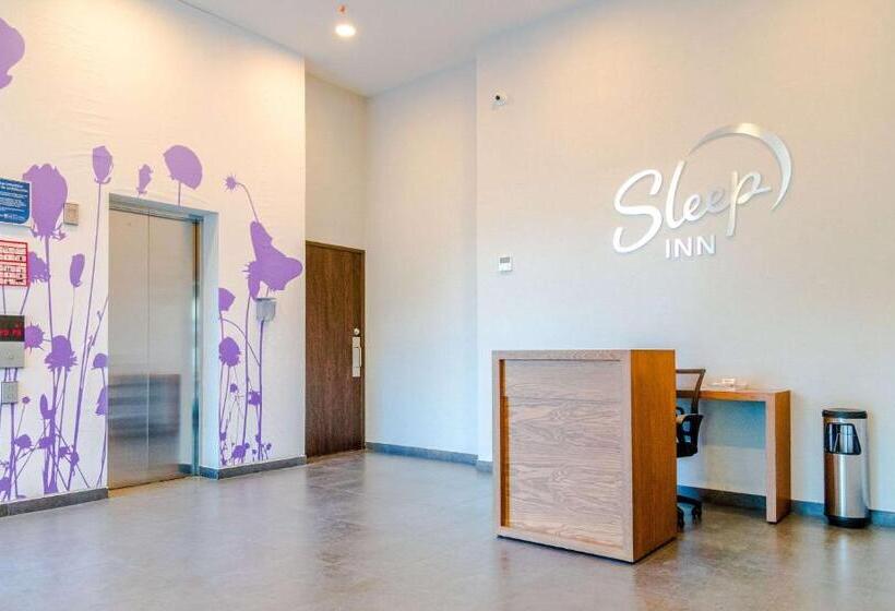 בית מלון כפרי Sleep Inn Guadalajara Galerias