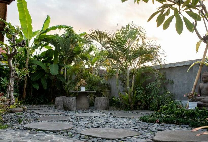 פנסיון Gardenia House Bali