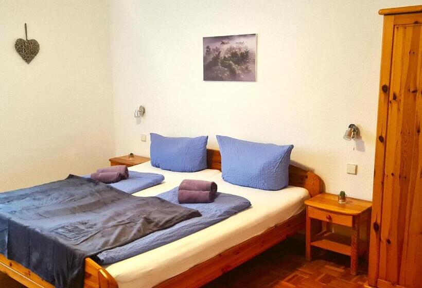 ペンション Gästehaus Zum Weinbauer