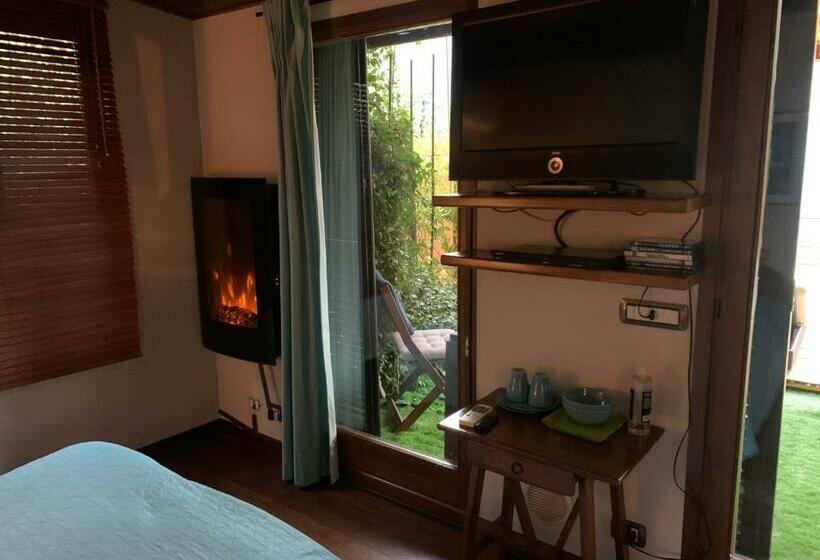 بنسيون Room With A View