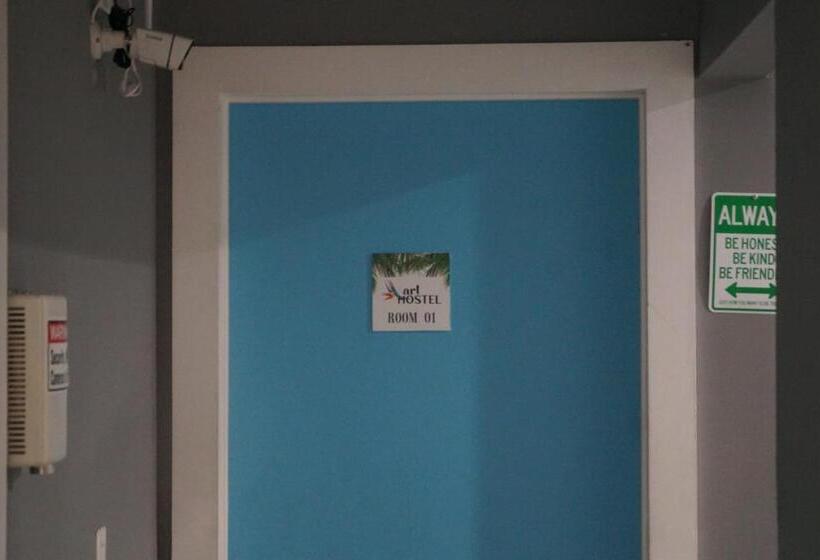 فندق صغير Art Graffiti