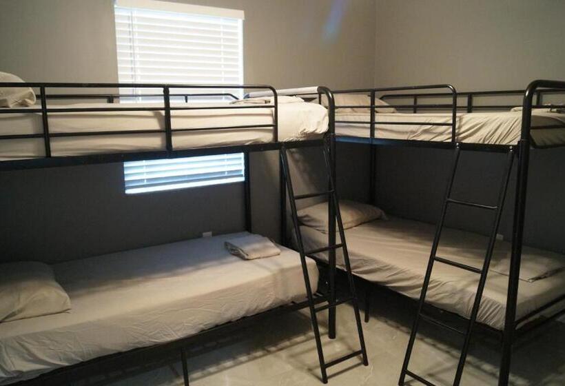 فندق صغير Art Graffiti