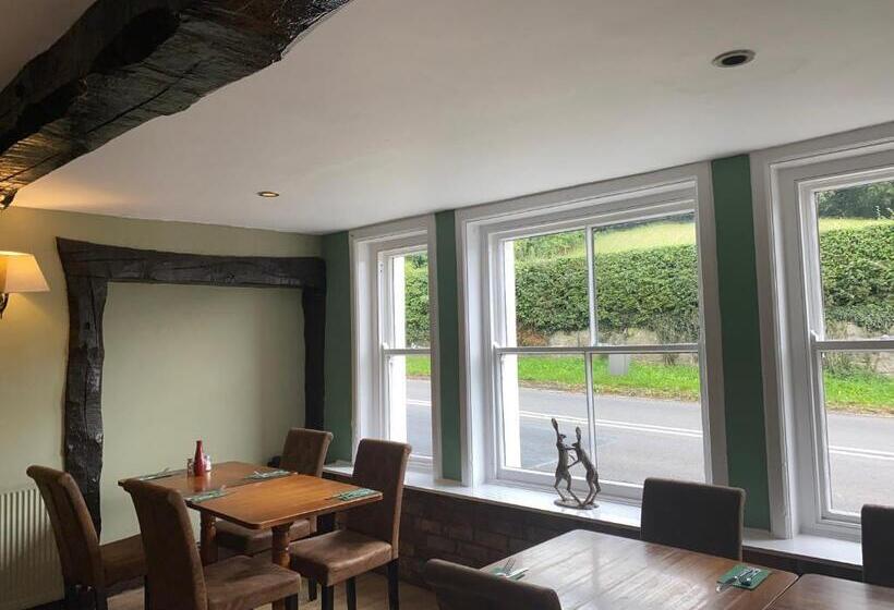 Общежитие The Bickerton Poacher