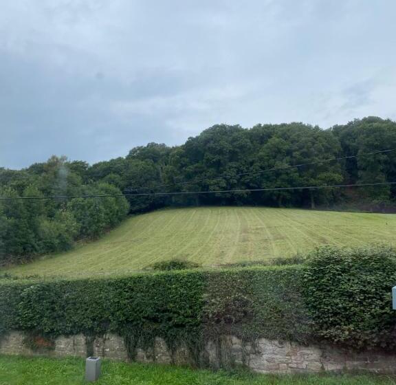 Общежитие The Bickerton Poacher