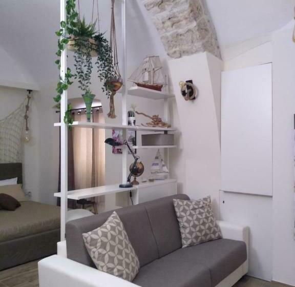 تختخواب و صبحانه Cà De Mess