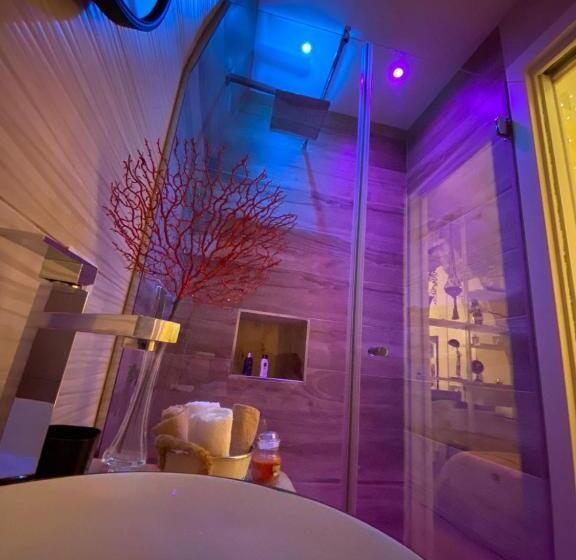 تختخواب و صبحانه Cà De Mess