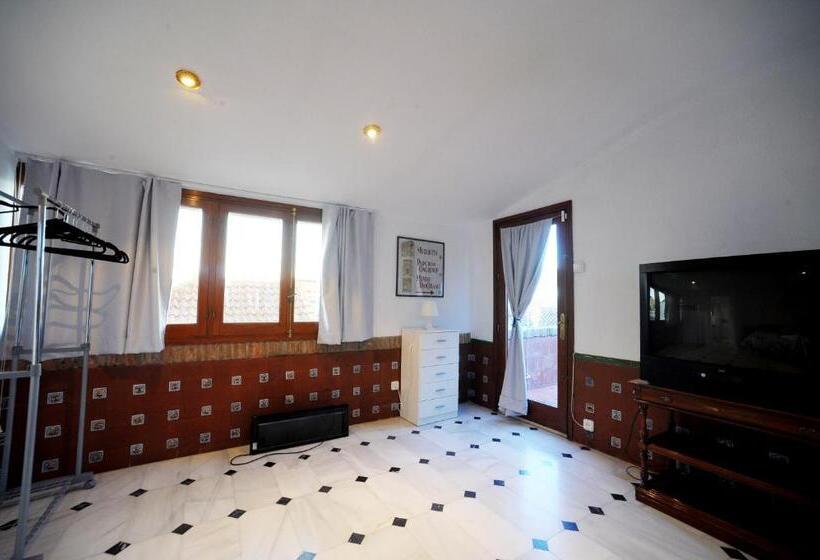 تختخواب و صبحانه San Basilio´s Red House
