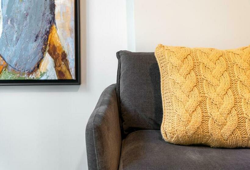 Business District Apartments By Barsala