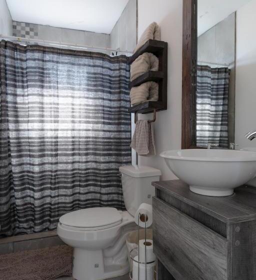 Collins Village Hotel Boutique