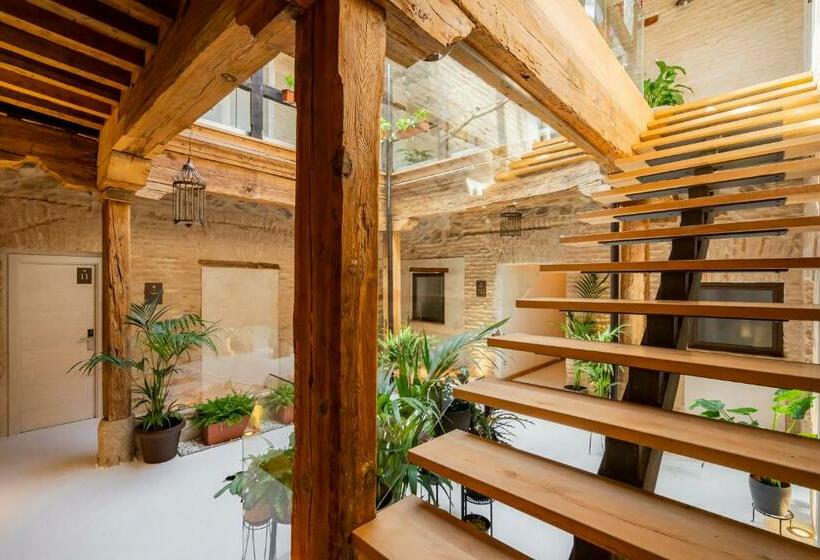 Dobo Azacanes Hostal