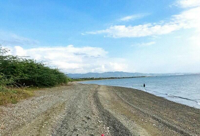 Отель Coco Seaview Beach House