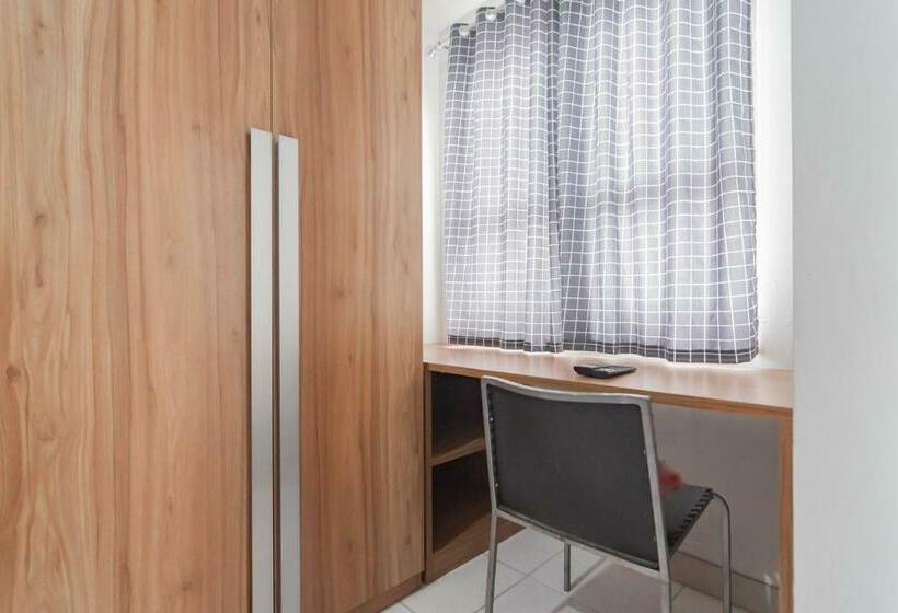 ホテル Redliving Apartemen Mekarwangi Square  Agus 1 Tower A