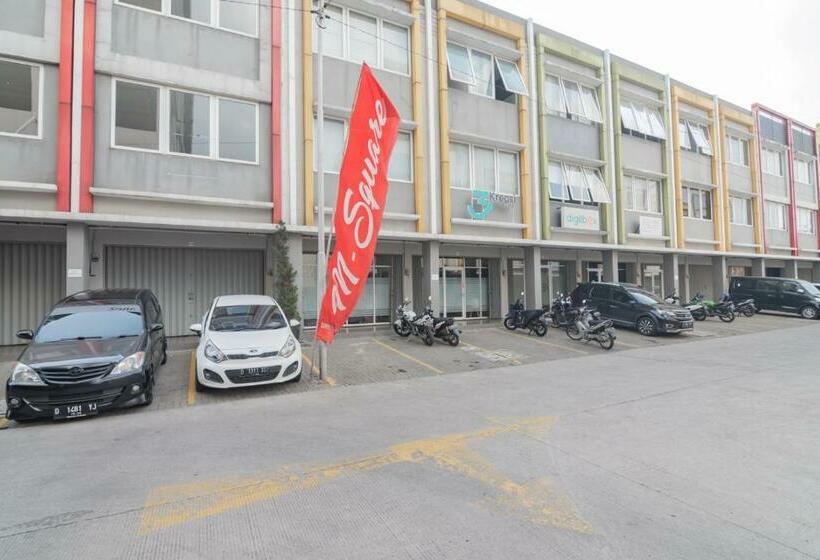 ホテル Redliving Apartemen Mekarwangi Square  Agus 1 Tower A