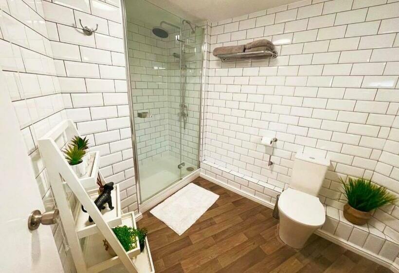 酒店 The High Flyer