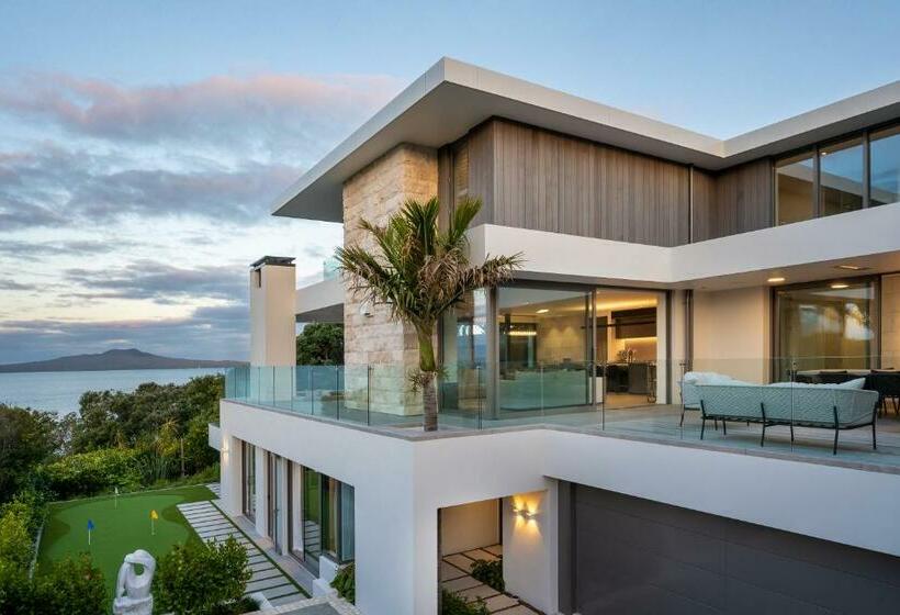 پانسیون Elements Of Castor Bay