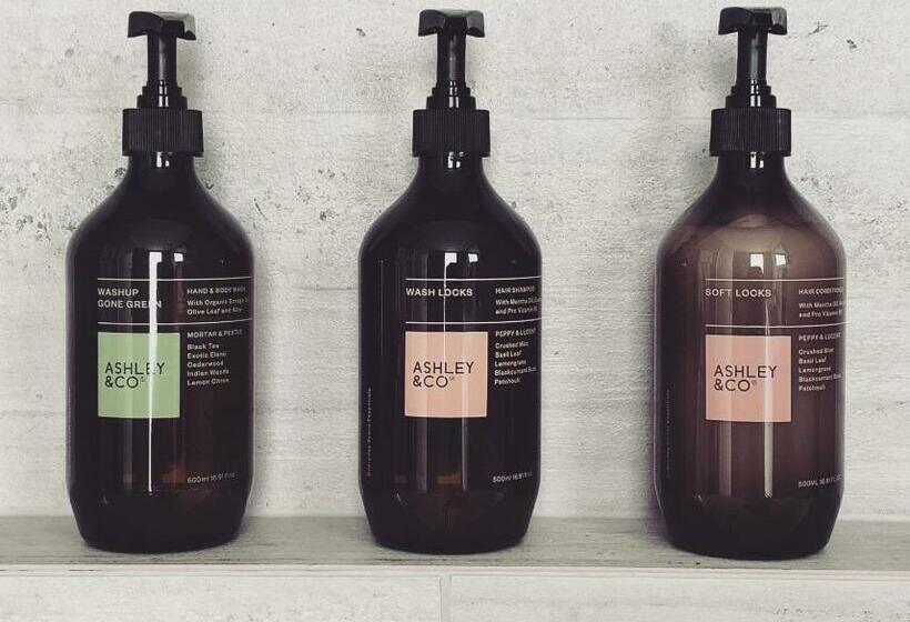 پانسیون Elements Of Castor Bay