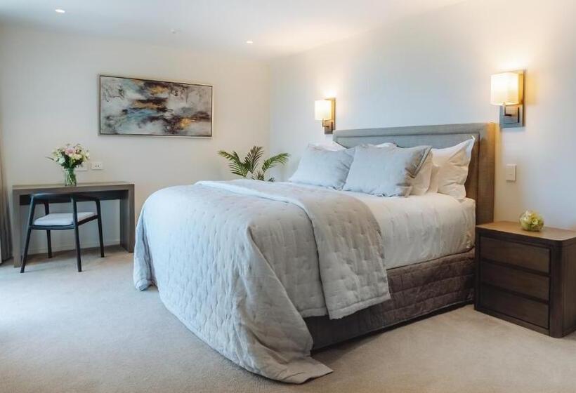 Пансион Elements Of Castor Bay