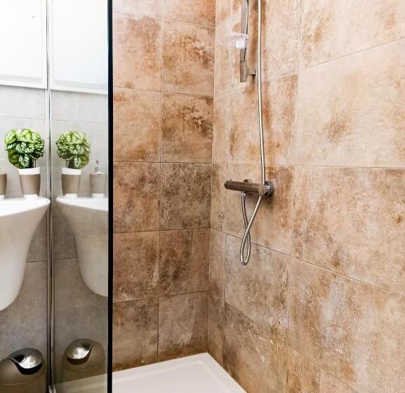 פנסיון Kolossoi Guest House