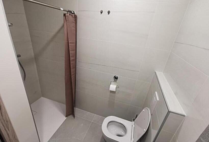 پانسیون Rooms S Center