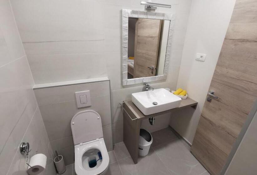 پانسیون Rooms S Center