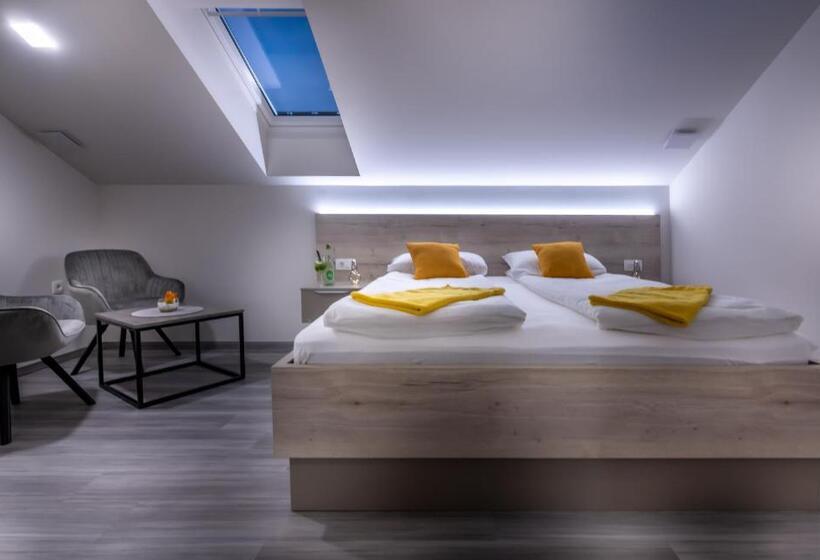 پانسیون Rooms S Center