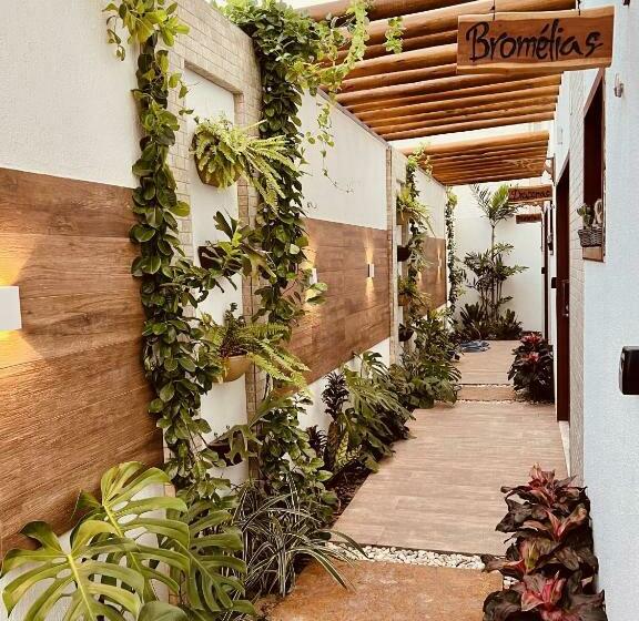 פנסיון Suítes Jardins De Flecheiras