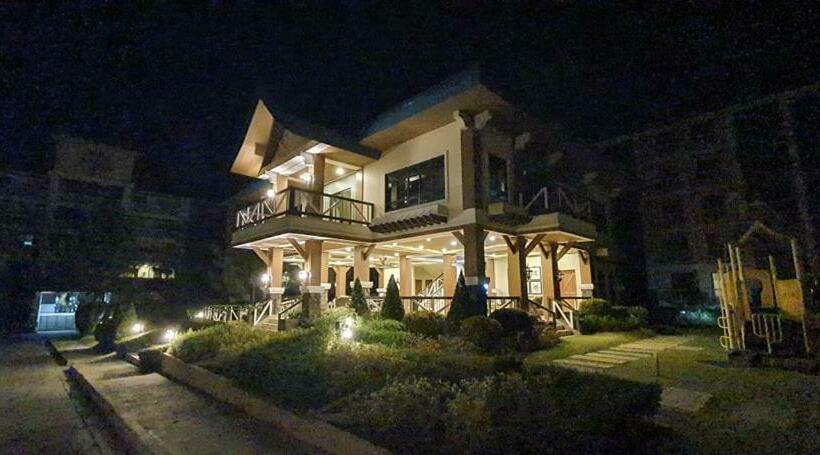 Summer10th Pinesuites Scandi Minimalist Deluxe