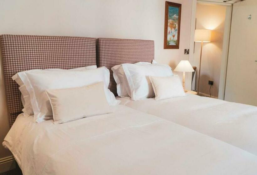 הוסטל The Ship Inn