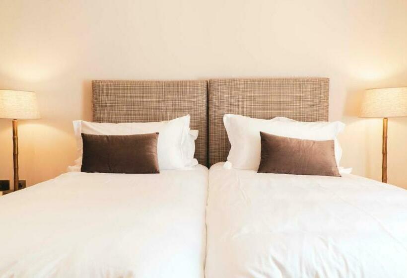 הוסטל The Ship Inn