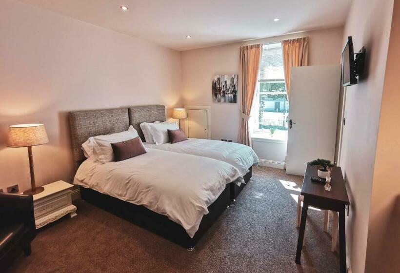 הוסטל The Ship Inn