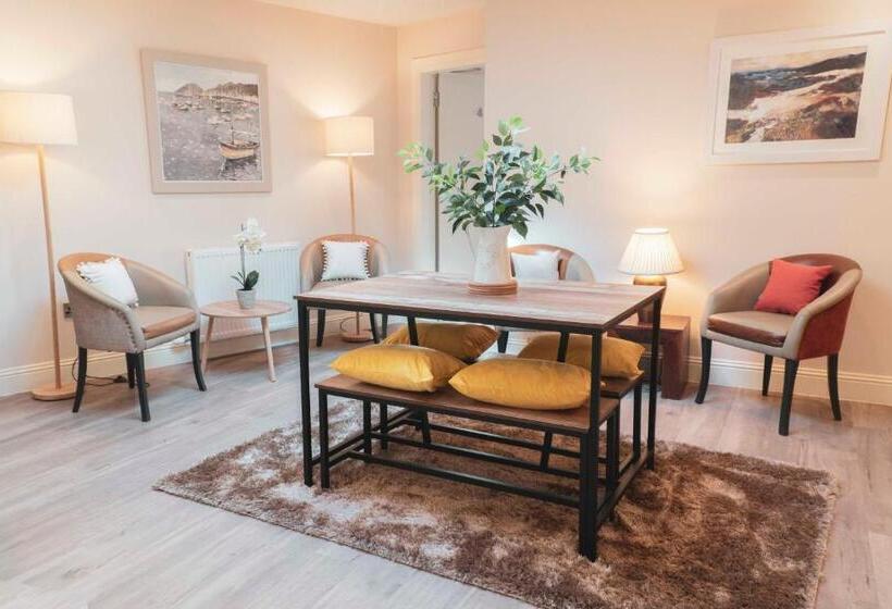 הוסטל The Ship Inn