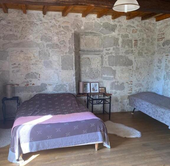 Bed and Breakfast Chez Sophie Chambres D’hôtes, Gîte Et Gîte équestre