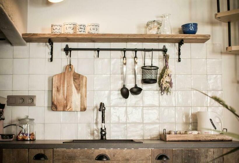 مبيت وإفطار Gastenkamer Klein Geluk