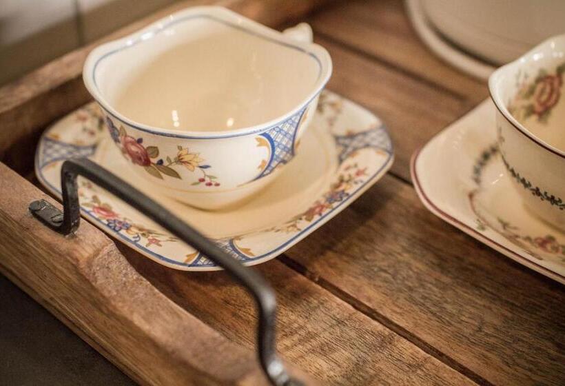 مبيت وإفطار Gastenkamer Klein Geluk