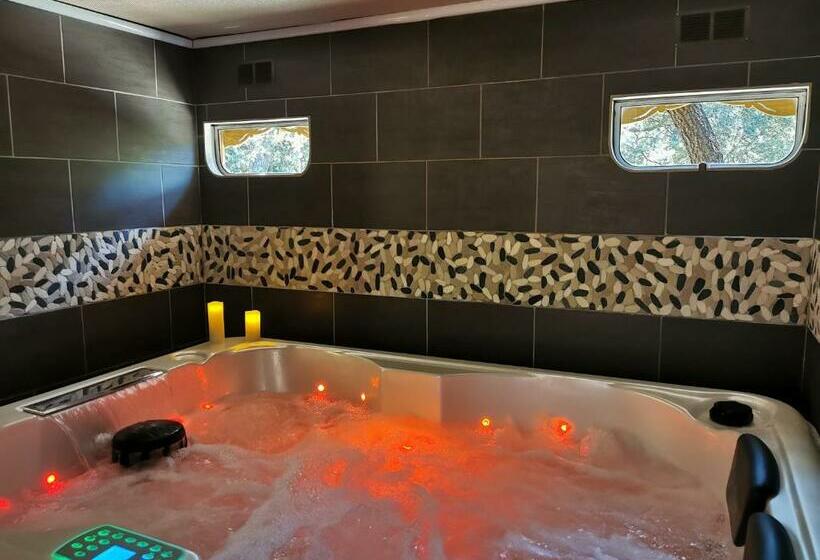 تختخواب و صبحانه Interlude