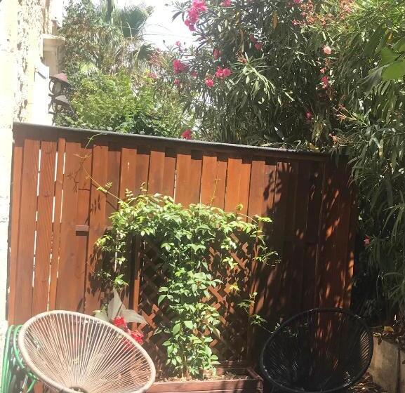 Bed and Breakfast L Ostalada