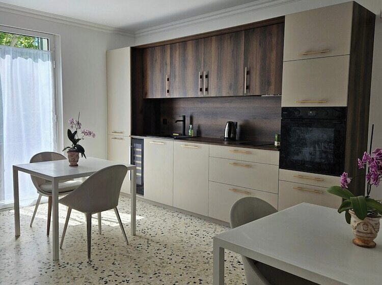 住宿加早餐  La Suite Gignac