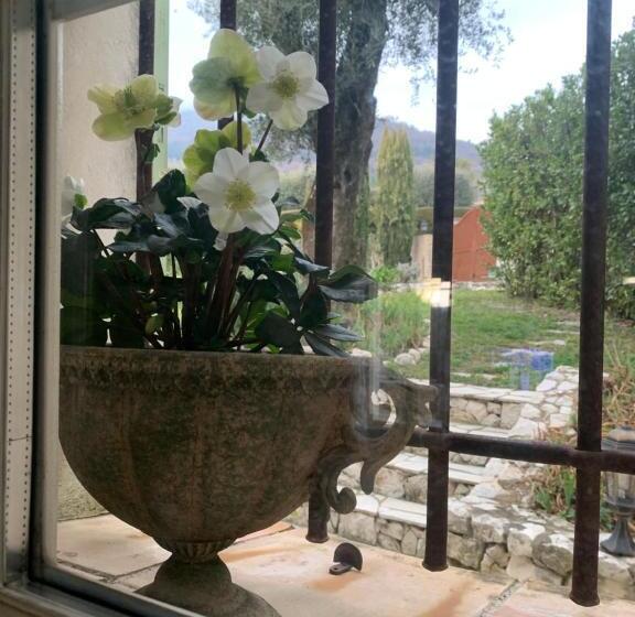 مبيت وإفطار Le Mas Des Roses 1884