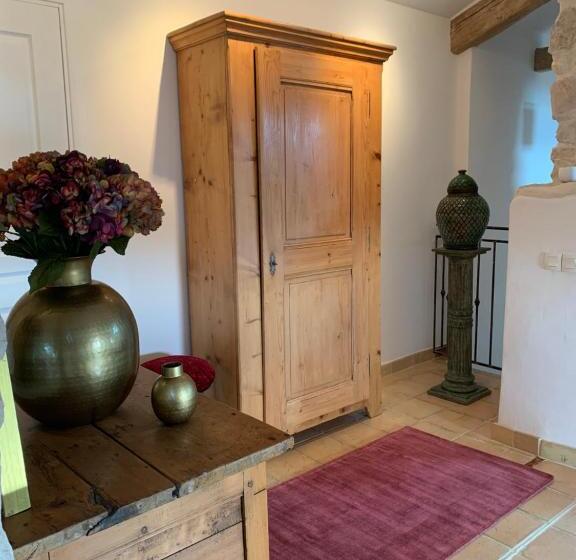 مبيت وإفطار Le Mas Des Roses 1884