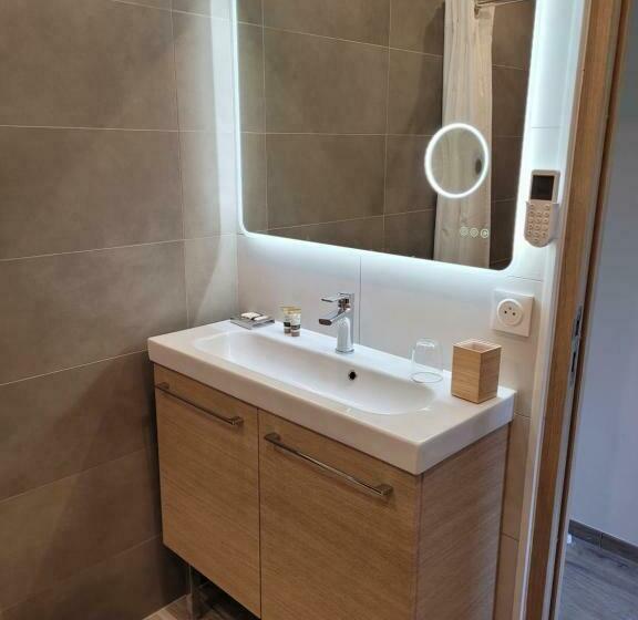 مبيت وإفطار Les Prairies De L Encrême