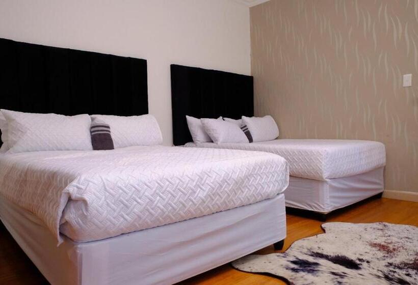 住宿加早餐  Selina Airport Lodge #emzini