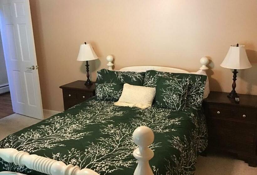 تختخواب و صبحانه Welcome Hikers, Bikers, Boaters N Trailers Etc Plenty Of Private Parking