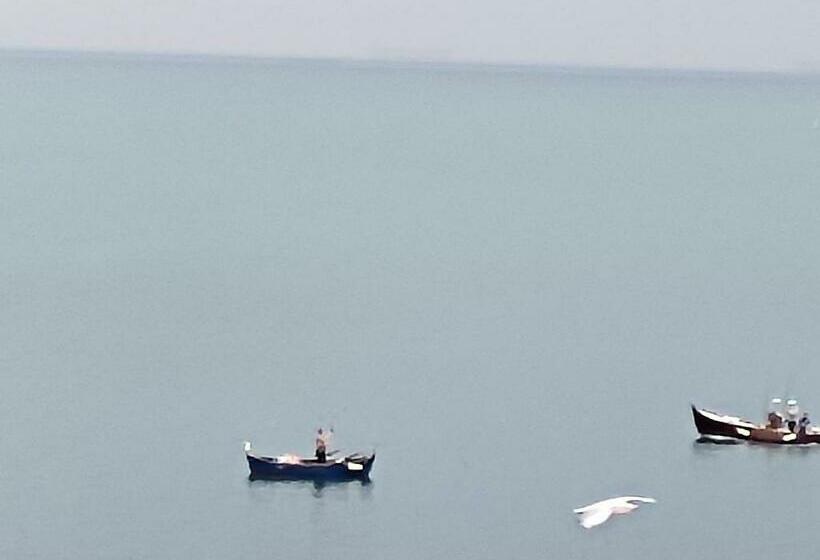 تختخواب و صبحانه Vento Di Bolina