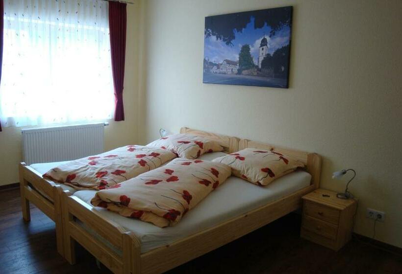 Отель Gaestehaeuser Am Nibelungensteig